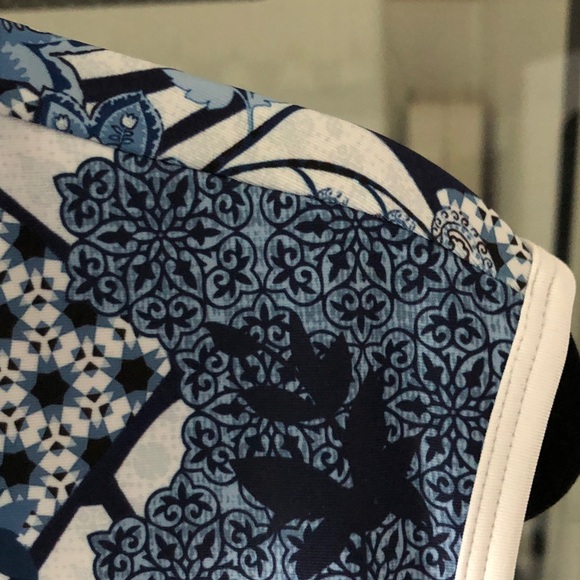 Johnny Was Blue and White Mosaic Floral polo tank moonlight glass Athleisure XL - Picture 4 of 14